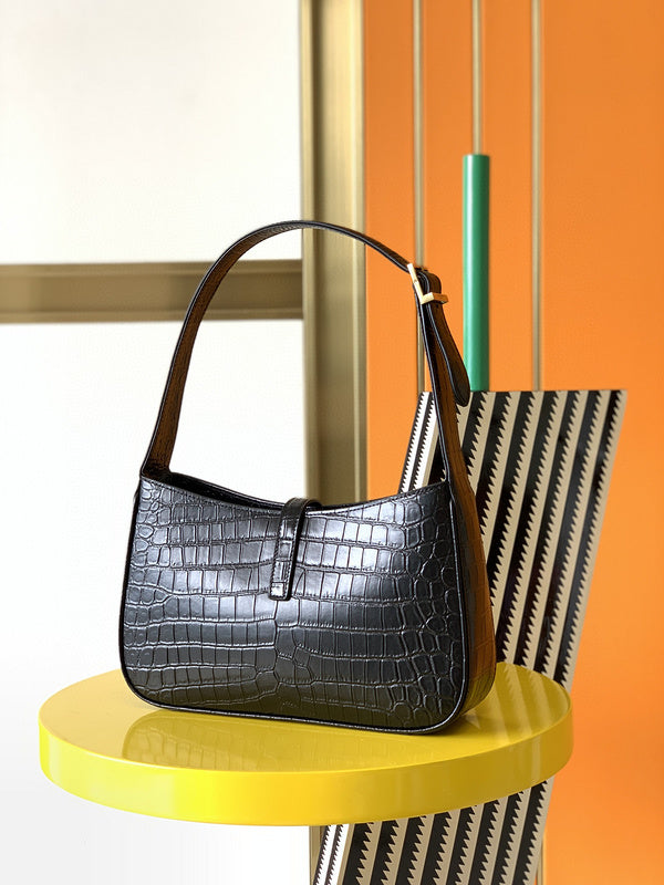 Luxurious Totes - Latest - 8888
