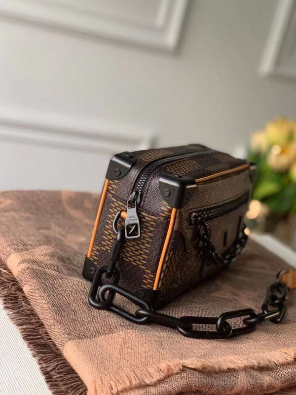 LOV - Luxurious Totes - 2283