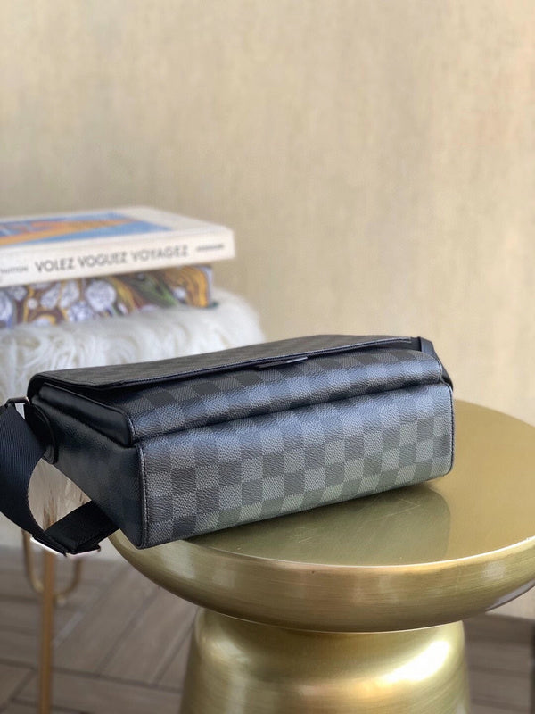 LOV - Luxurious Totes - 725