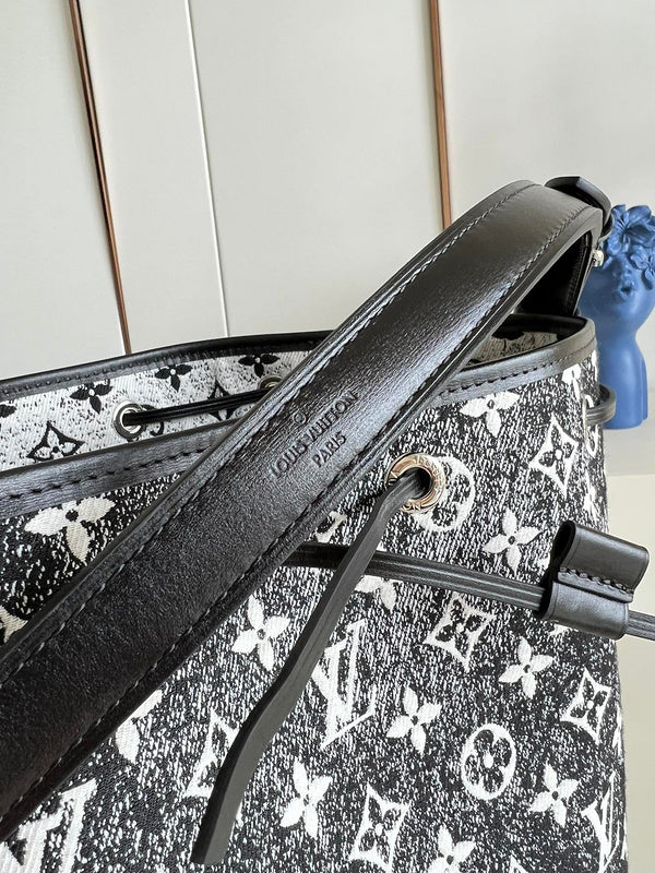 LOV - Luxurious Totes - 1319