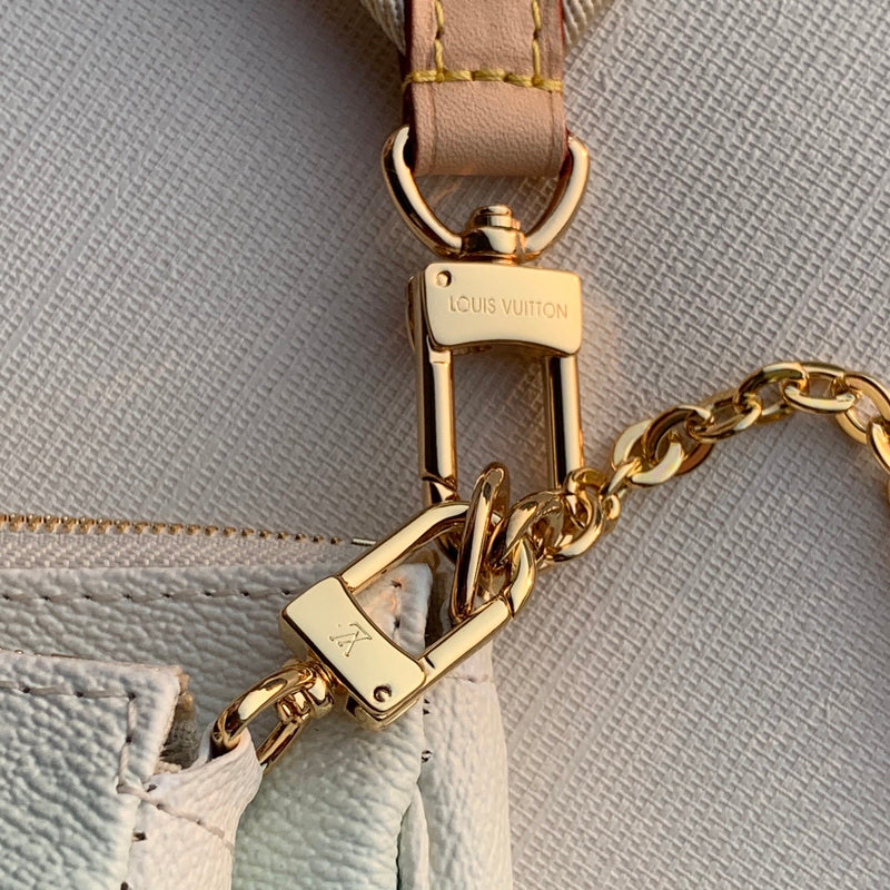 LOV - Luxurious Totes - 2448