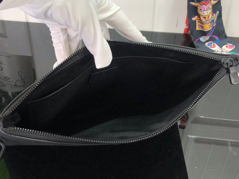 LOV - Luxurious Totes - 1386