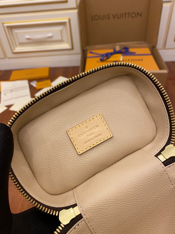LOV - Luxurious Totes - 2085