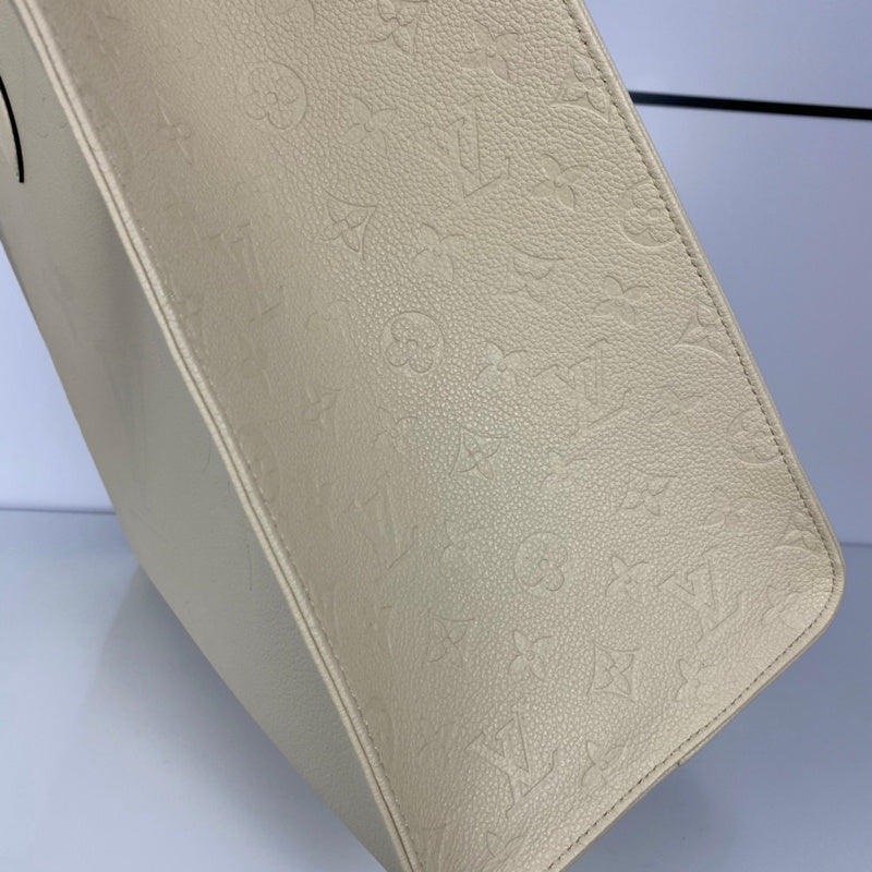 LOV - Luxurious Totes - 2561