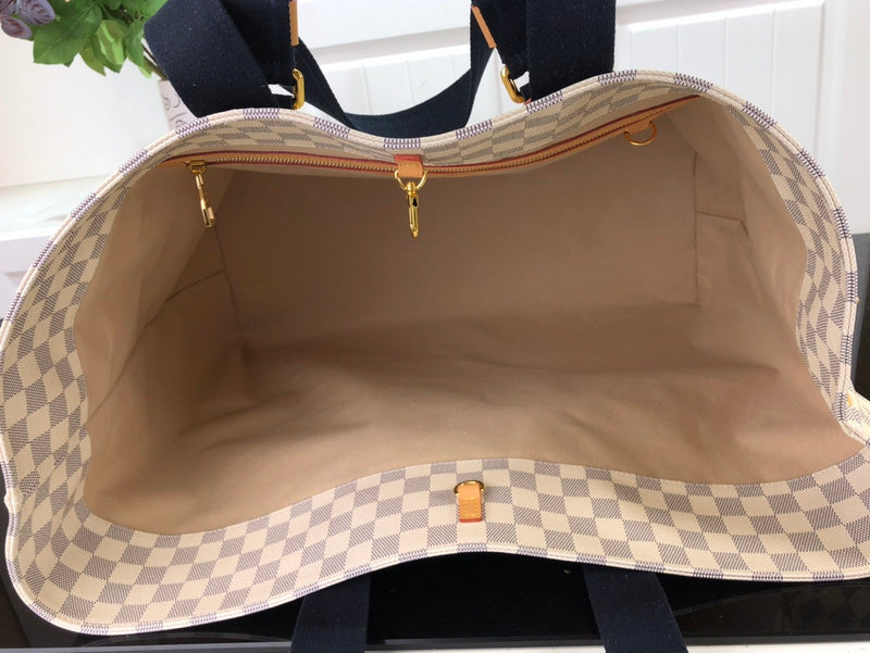 LOV - Luxurious Totes - 2217
