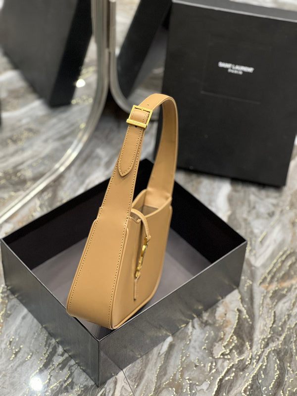 Luxurious Totes - Latest - 8125