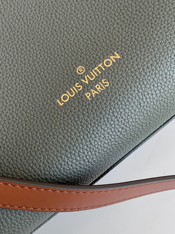 Luxurious Totes - Latest - 1335