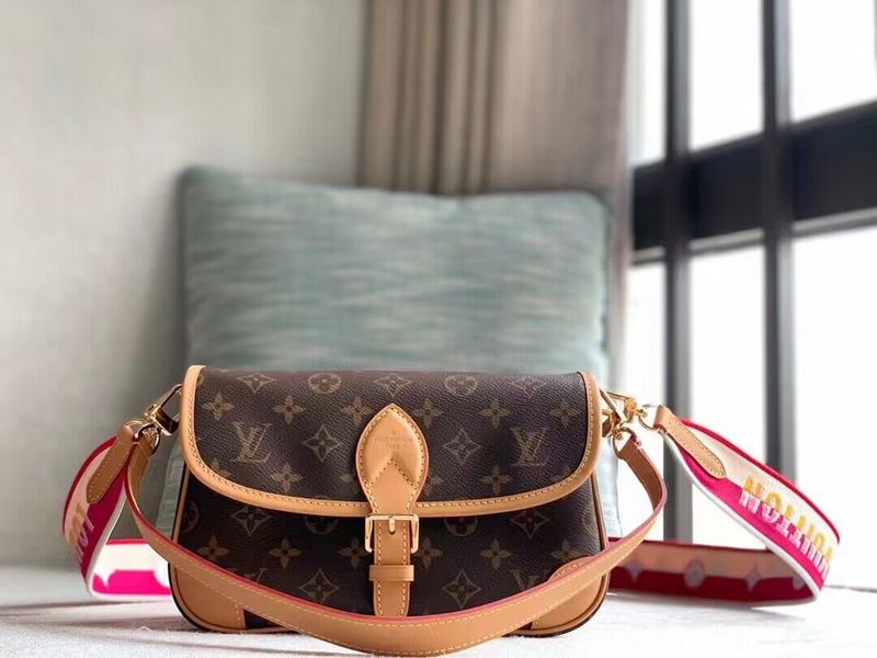 LOV - Luxurious Totes - 475