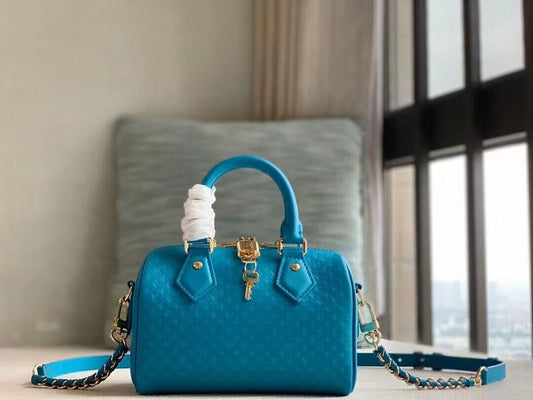 LOV - Luxurious Totes - 535