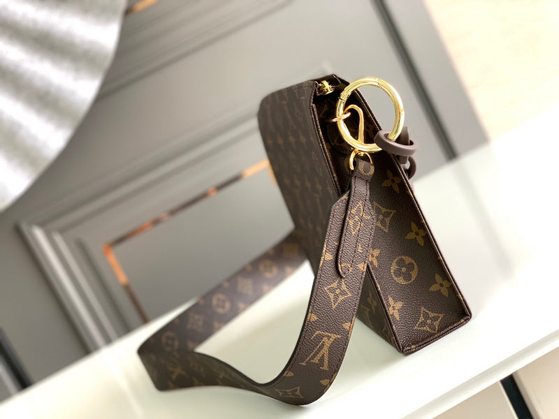 LOV - Luxurious Totes - 1909