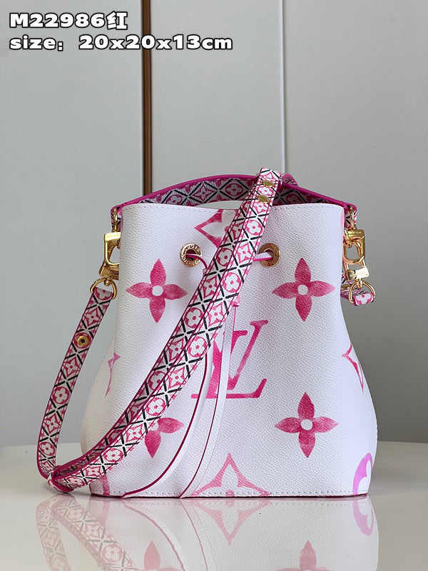 LOV - Luxurious Totes - 012