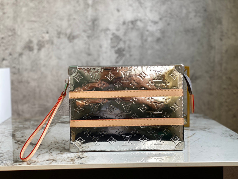 LOV - Luxurious Totes - 2132