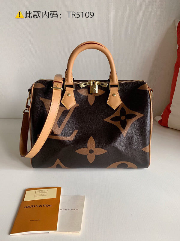 Luxurious Totes - Latest - 9704