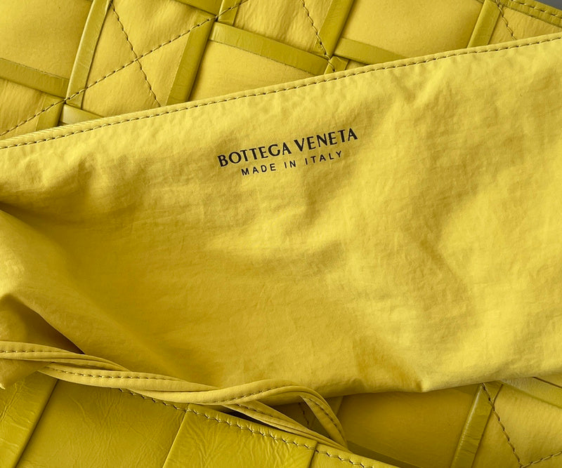 Luxurious Totes - Latest - 7004