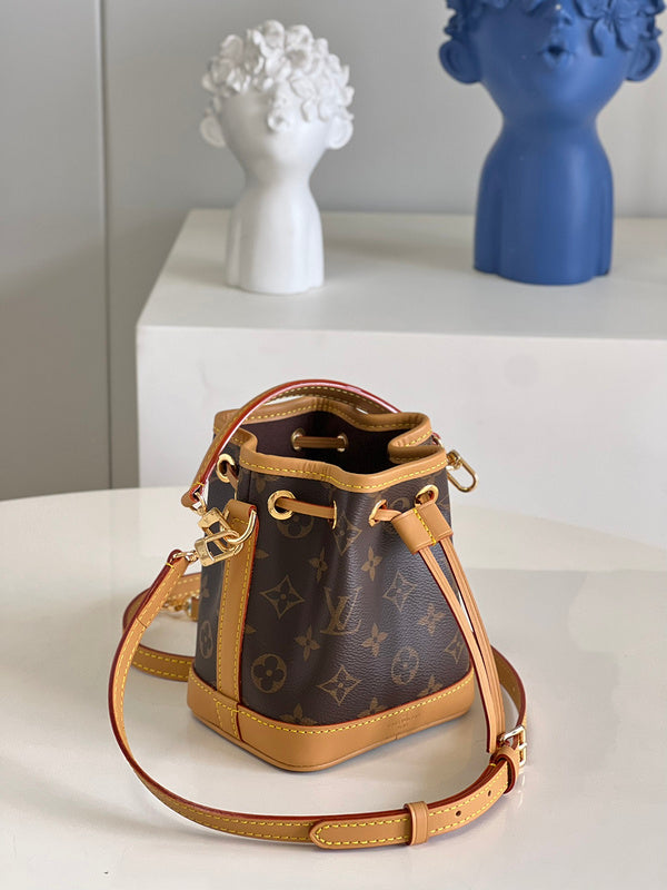 LOV - Luxurious Totes - 1704