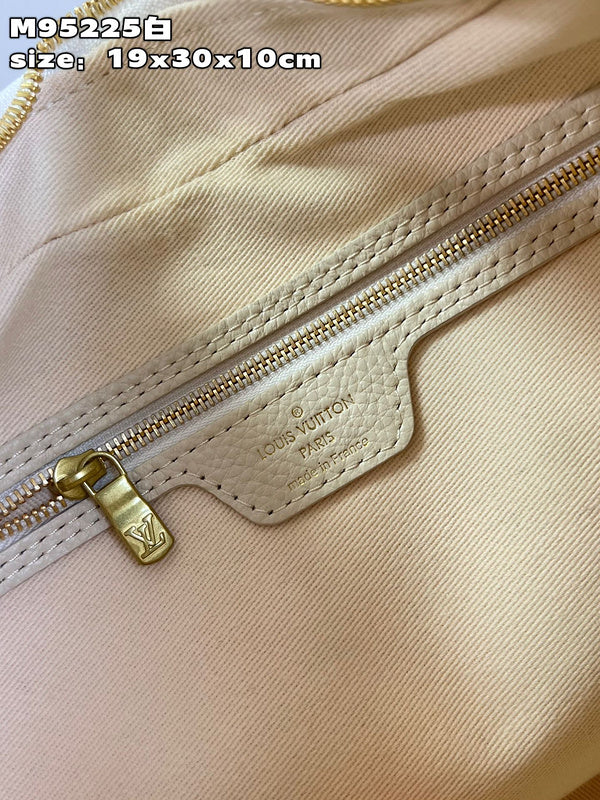 LOV - Luxurious Totes - 300