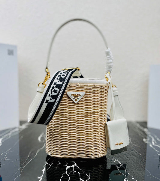 Luxurious Totes - Latest - 4540