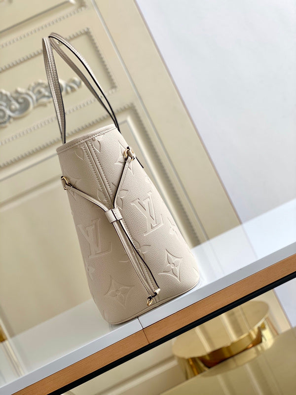 LOV - Luxurious Totes - 1674