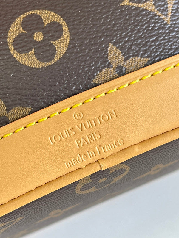 LOV - Luxurious Totes - 1704