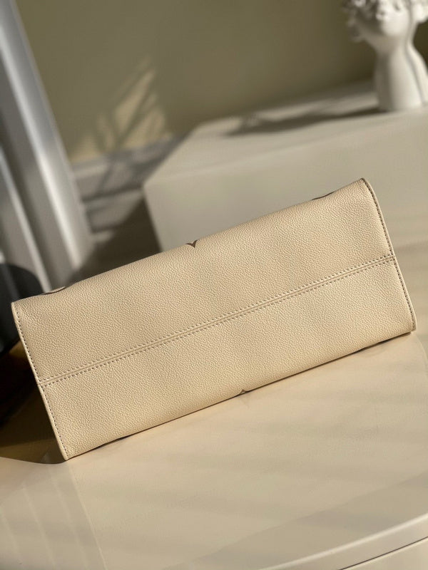 LOV - Luxurious Totes - 2019