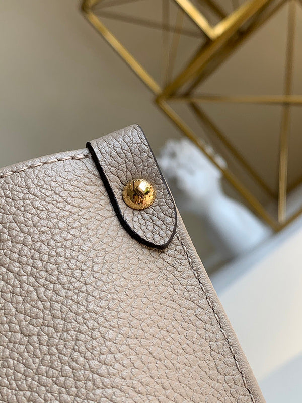 LOV - Luxurious Totes - 2021