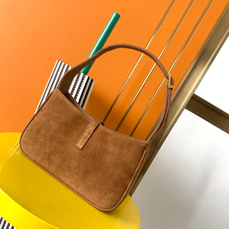 Luxurious Totes - Latest - 8099