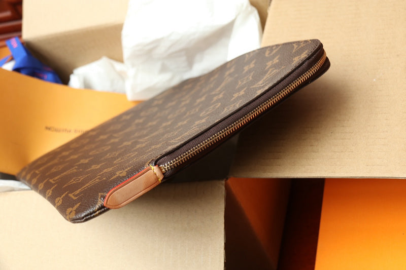 LOV - Luxurious Totes - 1782
