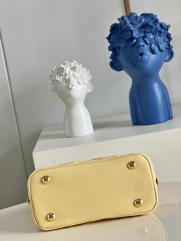 LOV - Luxurious Totes - 1570