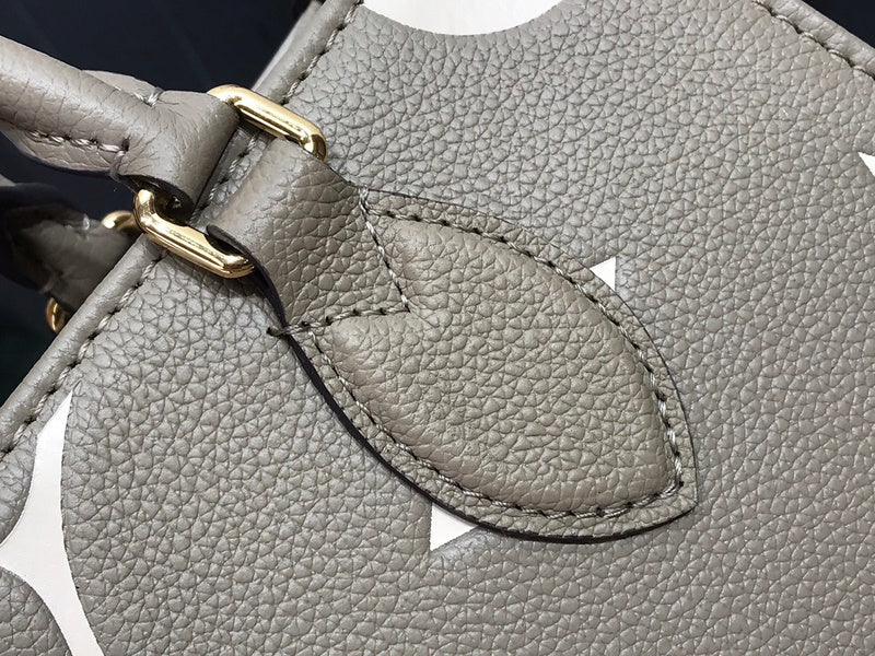 LOV - Luxurious Totes - 2486
