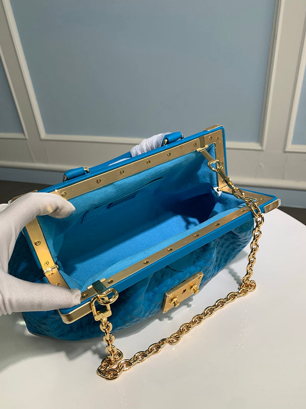 LOV - Luxurious Totes - 549
