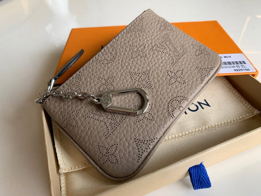 Luxurious Totes - Latest - 825