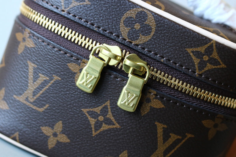 LOV - Luxurious Totes - 1838