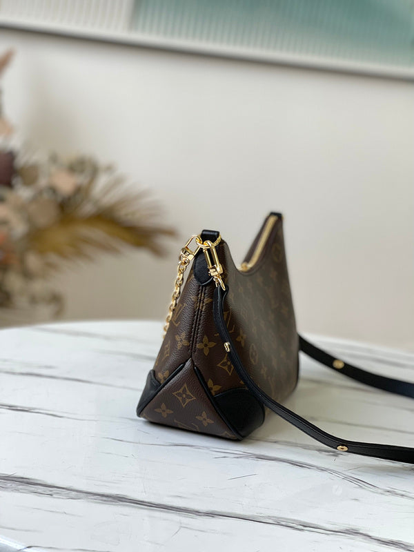 LOV - Luxurious Totes - 2359