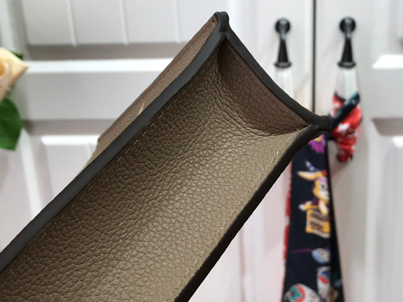 LOV - Luxurious Totes - 2473