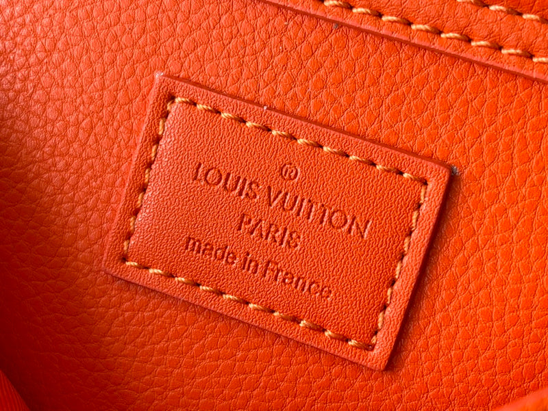 LOV - Luxurious Totes - 1893