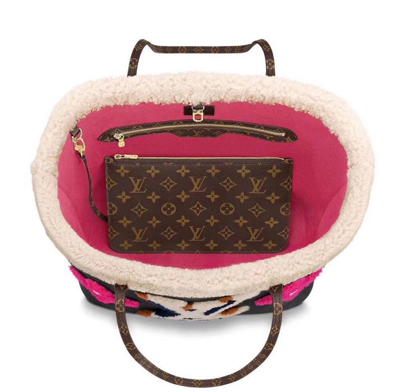 LOV - Luxurious Totes - 2577