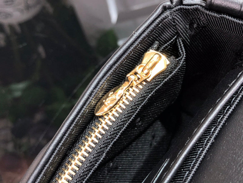 LOV - Luxurious Totes - 1591
