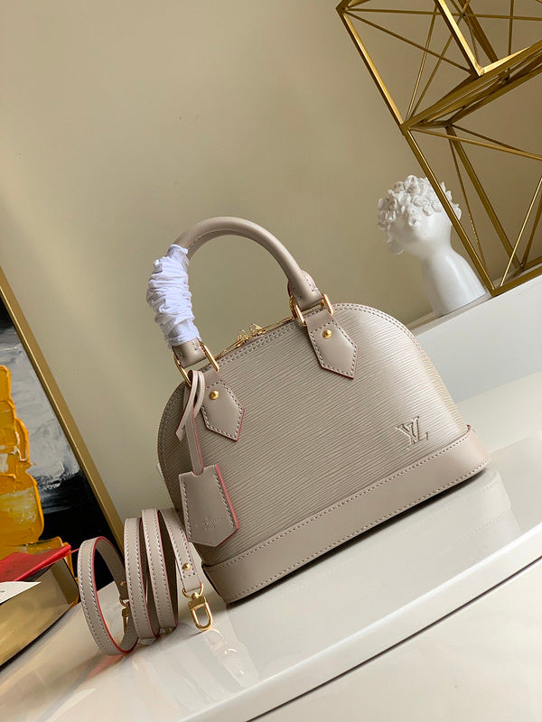 LOV - Luxurious Totes - 2588