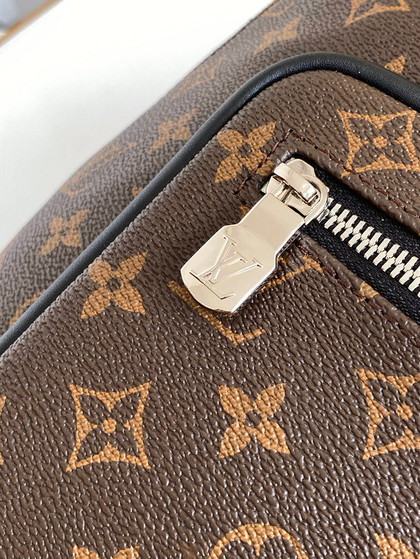 LOV - Luxurious Totes - 2298