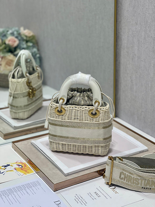 Luxurious Totes - Latest - 6335
