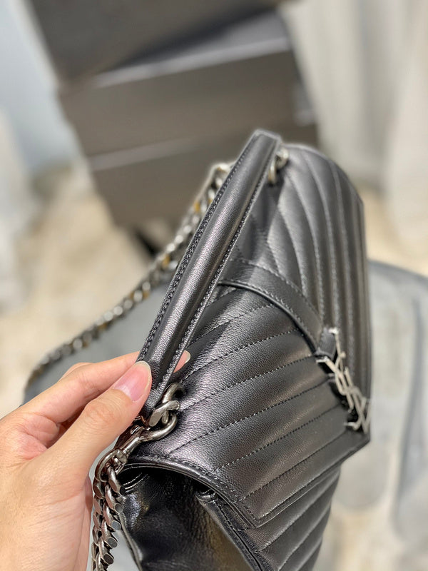 Luxurious Totes - Latest - 8418