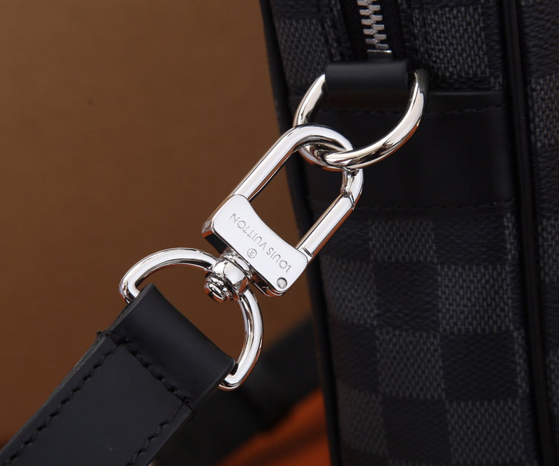 LOV - Luxurious Totes - 2549