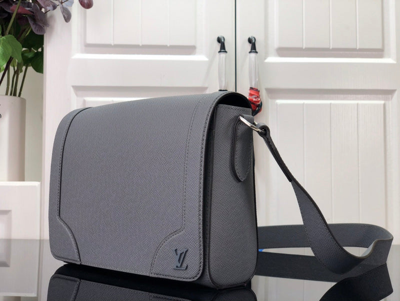 LOV - Luxurious Totes - 2238