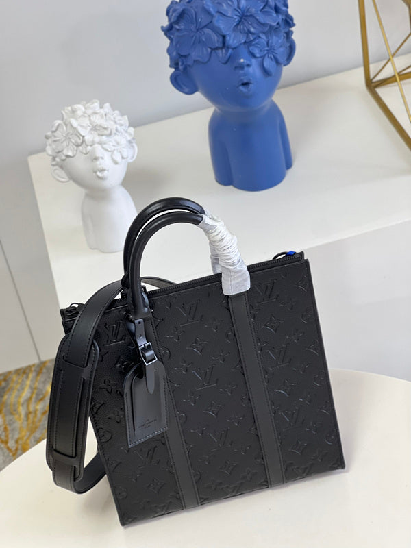 LOV - Luxurious Totes - 1610