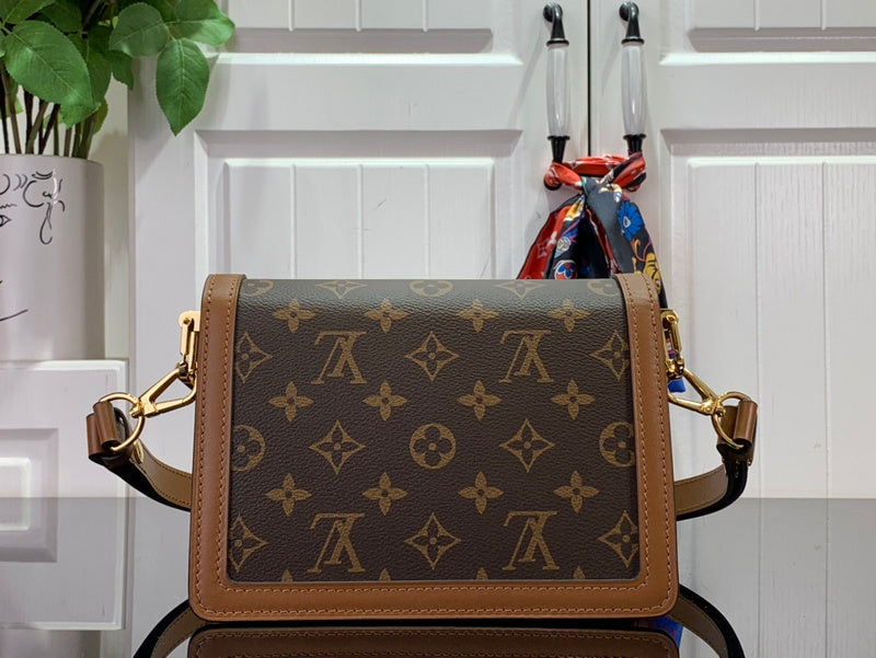 LOV - Luxurious Totes - 496