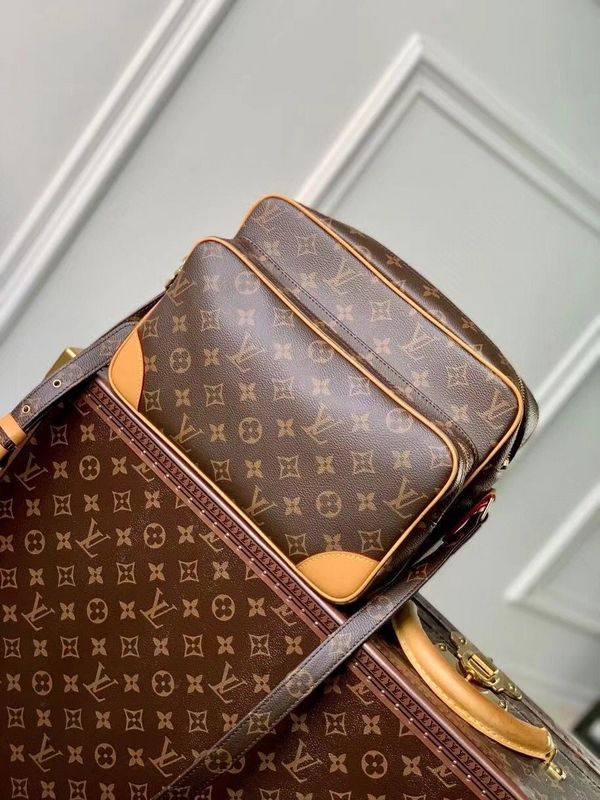 LOV - Luxurious Totes - 821