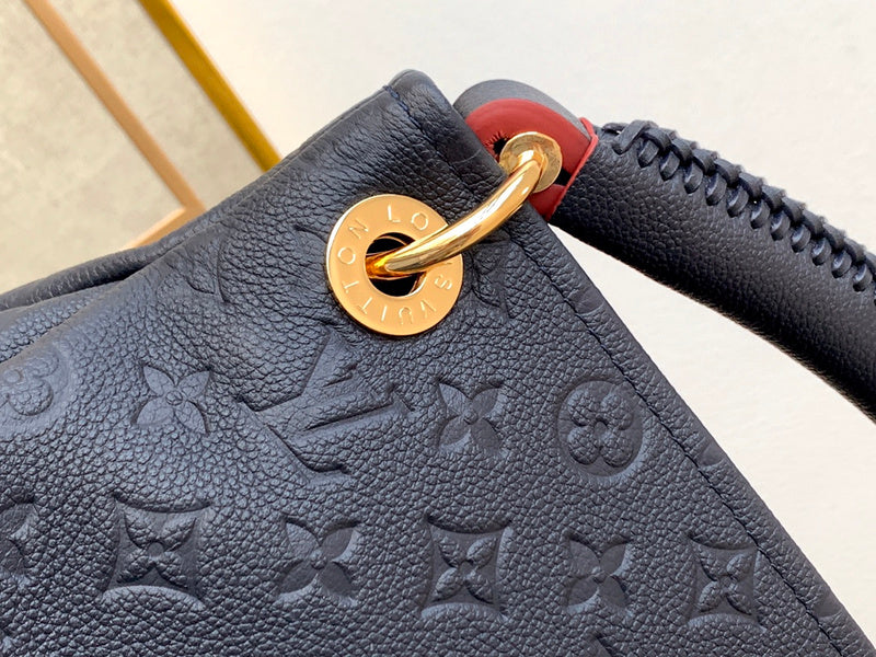 LOV - Luxurious Totes - 2259