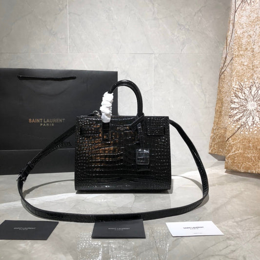 Luxurious Totes - Latest - 9479