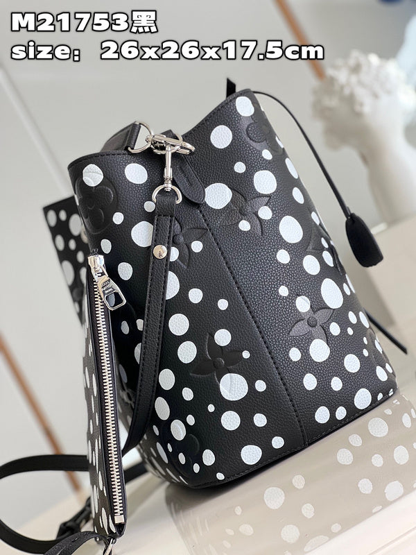 LOV - Luxurious Totes - 774