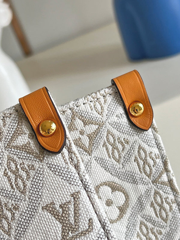 LOV - Luxurious Totes - 2160